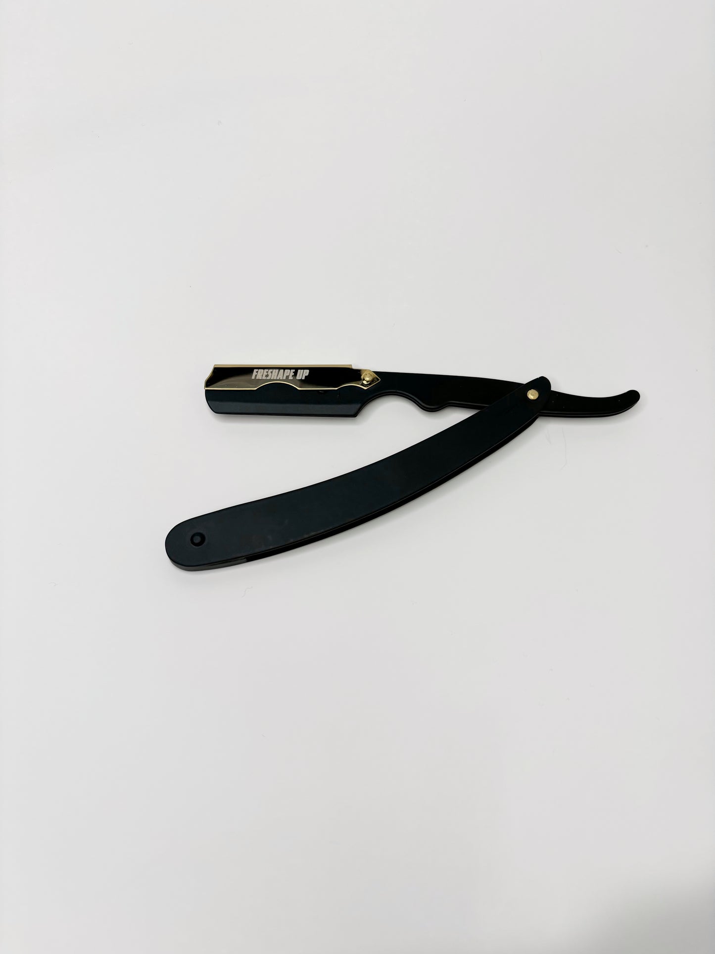 Freshape Up Professional Barber Black & Gold Straight Edge Razor for Men. Smooth Face and Beard Shaving. 100 Pack of Blades and 10 Pack of Freshape Up Sponges Included