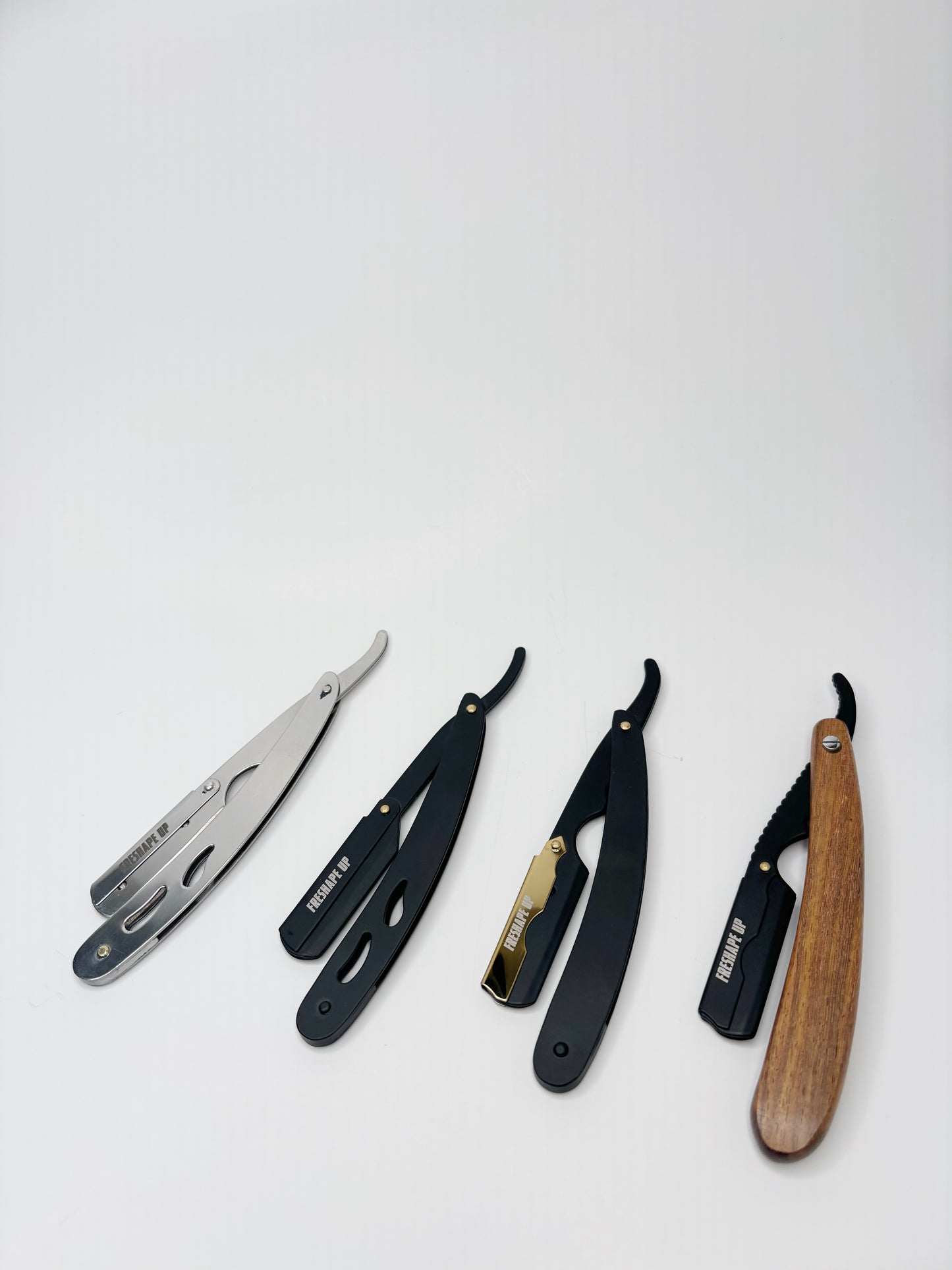 Freshape Up Professional Barber Black & Gold Straight Edge Razor for Men. Smooth Face and Beard Shaving. 100 Pack of Blades and 10 Pack of Freshape Up Sponges Included