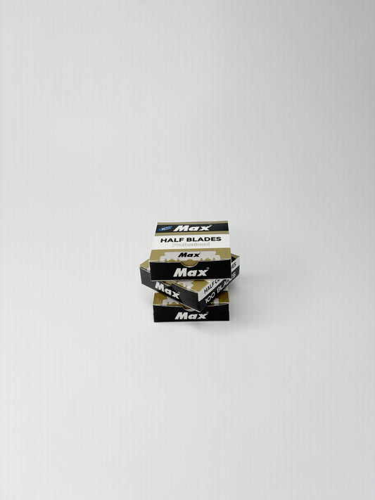 Freshape Up Professional Barber Wooden Straight Edge Razor for Men. Smooth Face and Beard Shaving. 100 Pack of Blades and 10 Pack of Freshape Up Sponges Included